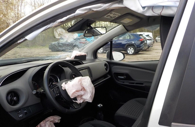 Toyota Yaris cena 20900 przebieg: 23514, rok produkcji 2019 z Stęszew małe 301